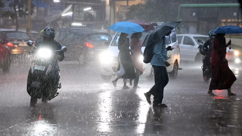 මි.මී.200 ඉක්ම වූ තද වැසි අද දිනයේත් ලංකාවට